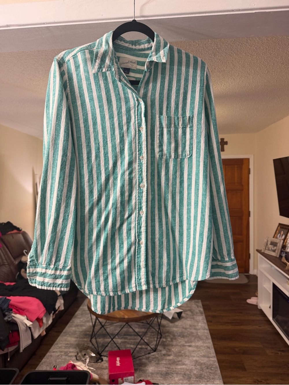Universal Thread Green & White Striped Relaxed Fit Button Down 💚🤍